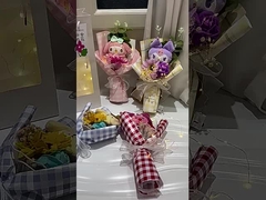 هدايا عيد الحب ومهرجان منتصف الخريف: دمى كورومي، باقة من الورود، الصابون، الزهور، الشمس