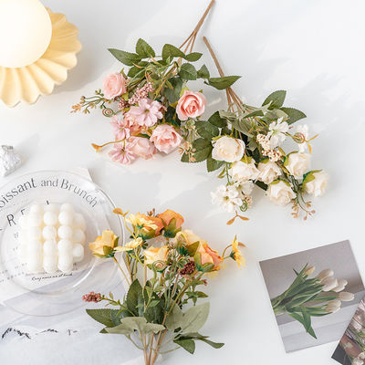 شراء حبات الوردة، المجموعات الصغيرة، الزهور الاصطناعية الفردية، الزهور الاصطناعية، النباتات الخضراء، الزهور الحريرية في غرفة المعيشة، الزهور الزخرفية، الزخارف والزهور تصنيع عبر الإنترنت