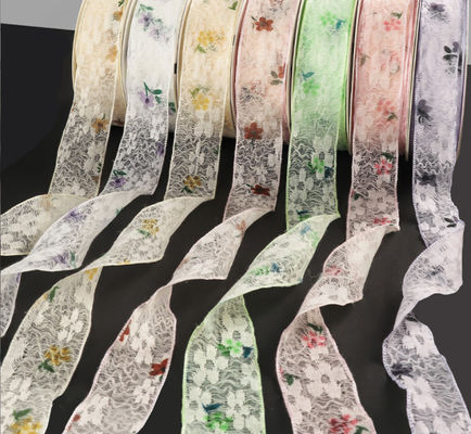 شراء الخضراء 2.5 سم / 10m الشريط الدانتيل المواد الزهرية ل Qixi عيد الحب الجمال غاز بوكيت تصنيع عبر الإنترنت