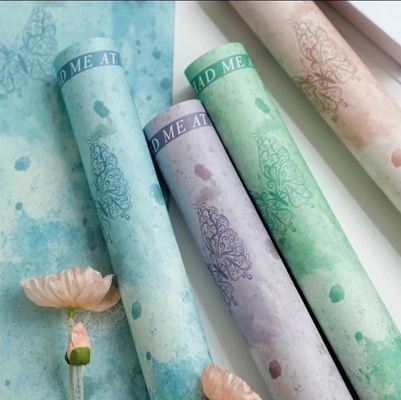 سعر جيد ورق تغليف ضد الحرارة للزهور مع تصميم زهرة الوردة الفنية المقاومة للماء والمنقوشة الانترنت